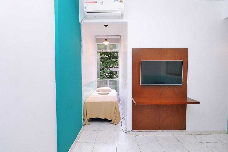 Apartamento 2 quartos no Leme p/ 4 pessoas Apartment in Rio de Janeiro
