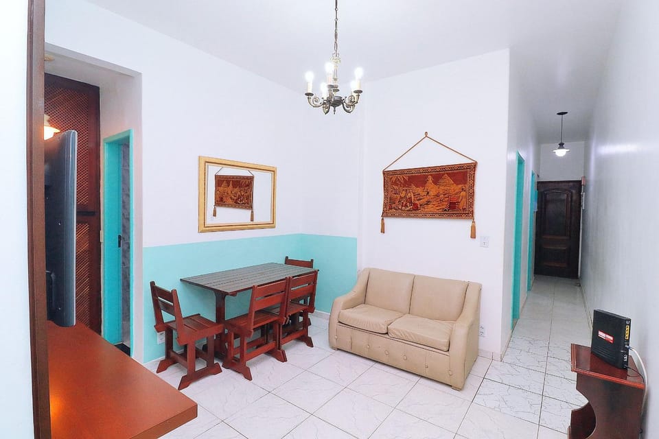 Apartamento 2 quartos no Leme p/ 4 pessoas Apartment in Rio de Janeiro