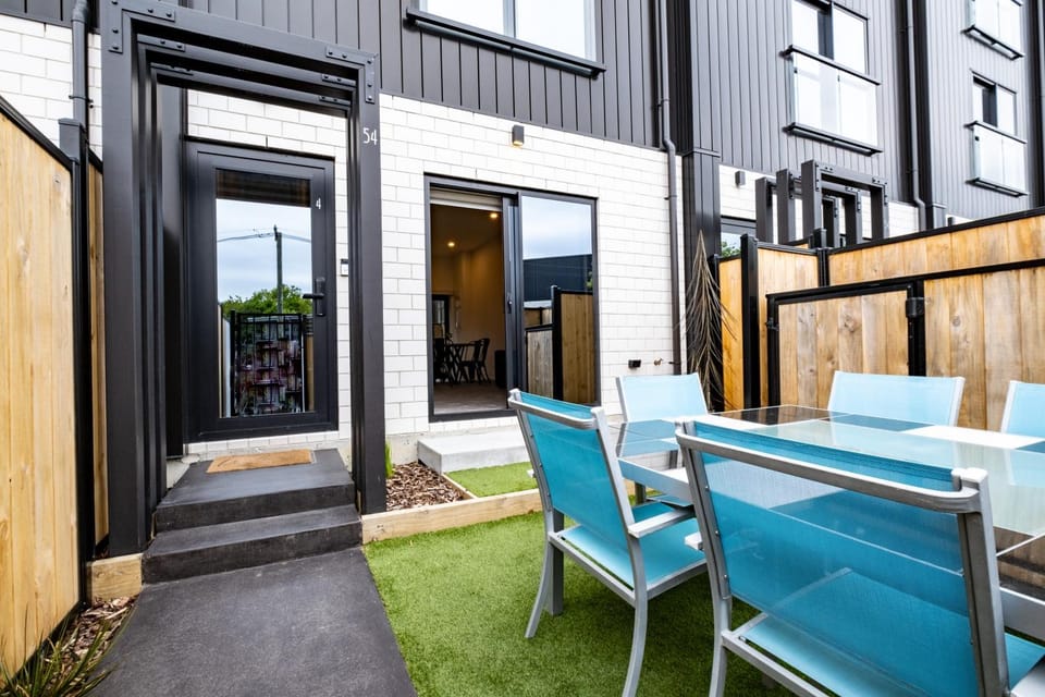 Patio, Day, Seating area