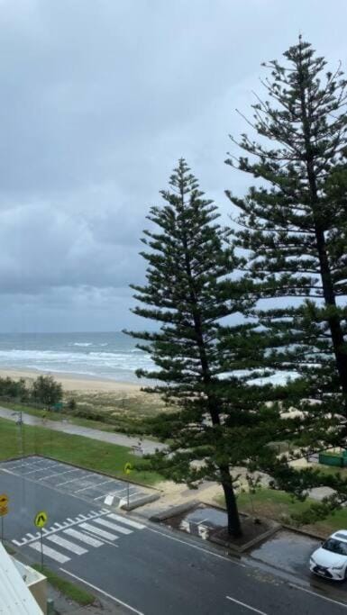 Ocean Front 2Bed - Unbeatable Views @ Sanderling! Apartment in Gold Coast