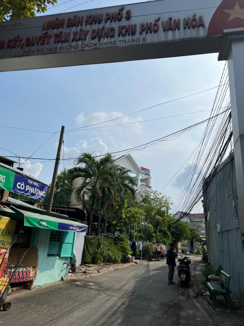 Nhà nghỉ nam phương Love hotel in Ho Chi Minh City