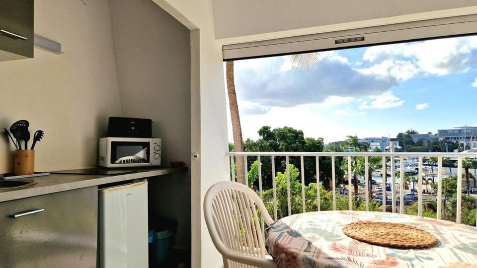 Day, View (from property/room), Balcony/Terrace, Kitchen or kitchenette, Dining area