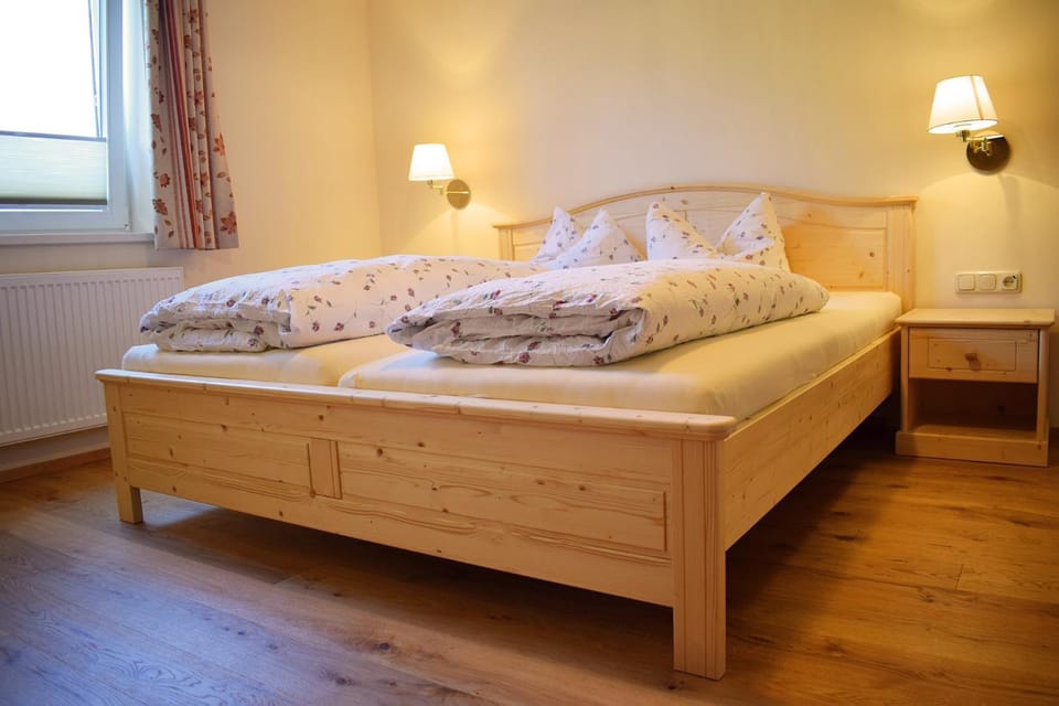 Bed, Day, Photo of the whole room, Bedroom