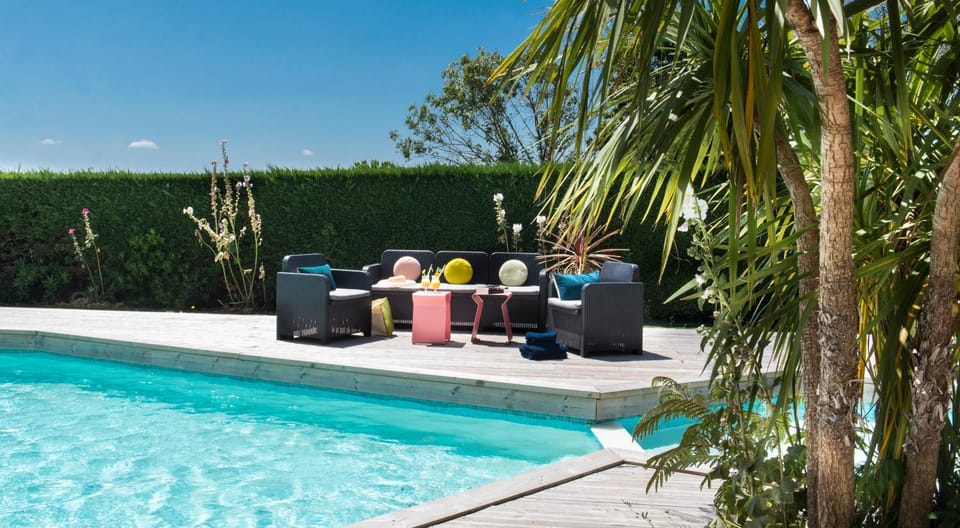 Swimming pool, Swimming pool