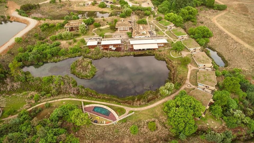 Property building, Restaurant/places to eat, Natural landscape, Bird's eye view