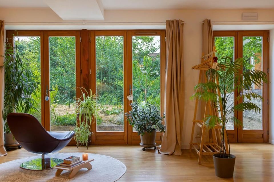 Garden view, Parking