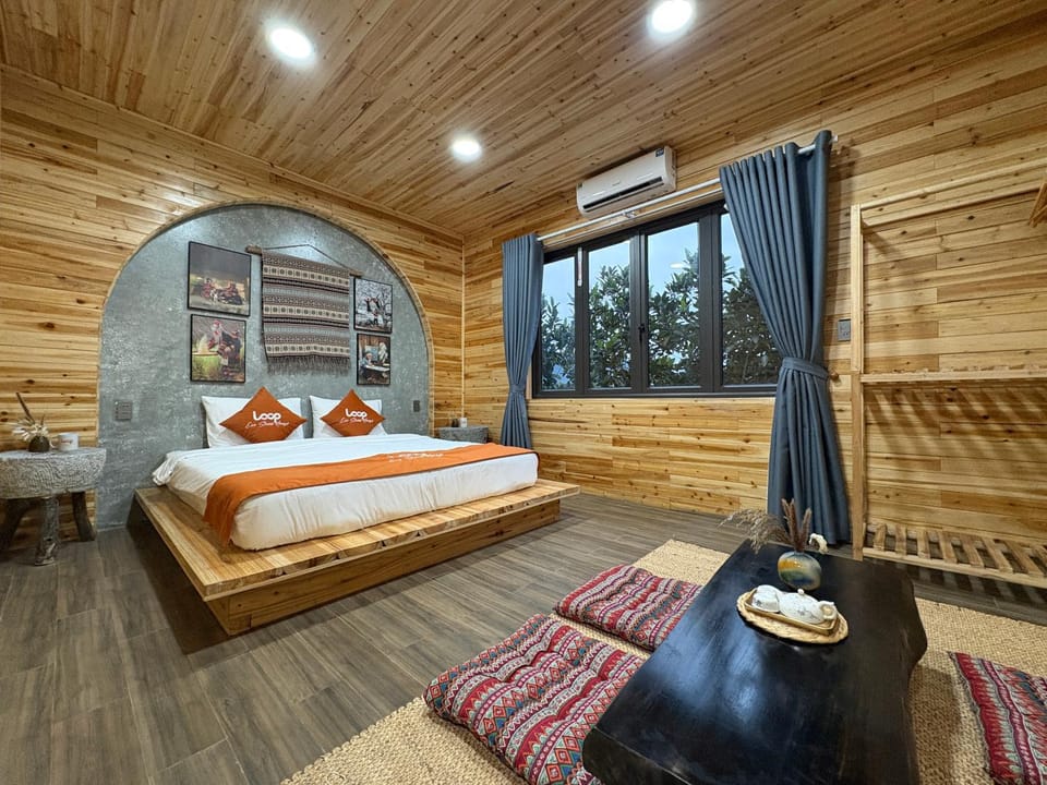 Bed, Photo of the whole room, Decorative detail