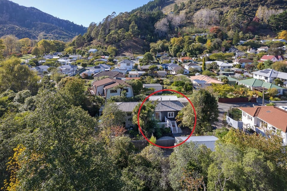 River Walk Cottage House in Nelson