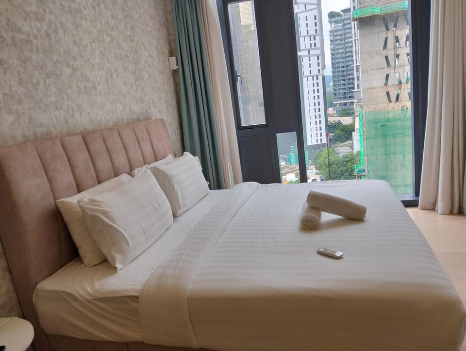 View (from property/room), City view, Landmark view, Mountain view, Swimming pool