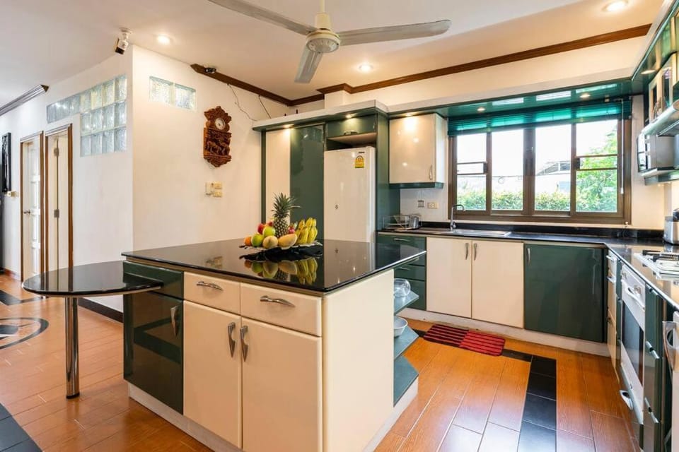 4-5 bedroom Villa At Kamala Beach, Pool House in Kamala