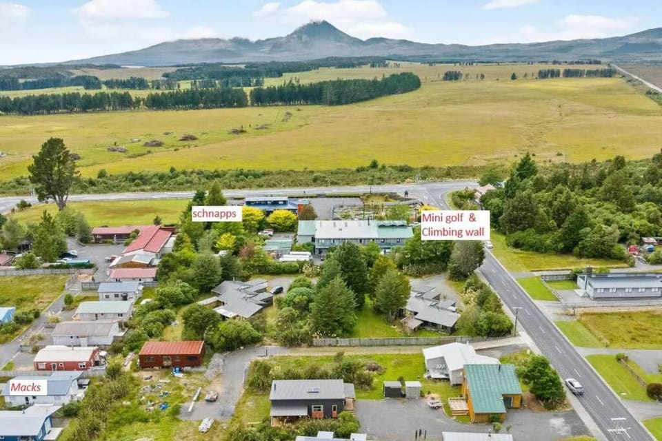 Macks Alpine Chalet And Spa Pool House in Manawatū-Whanganui, New Zealand
