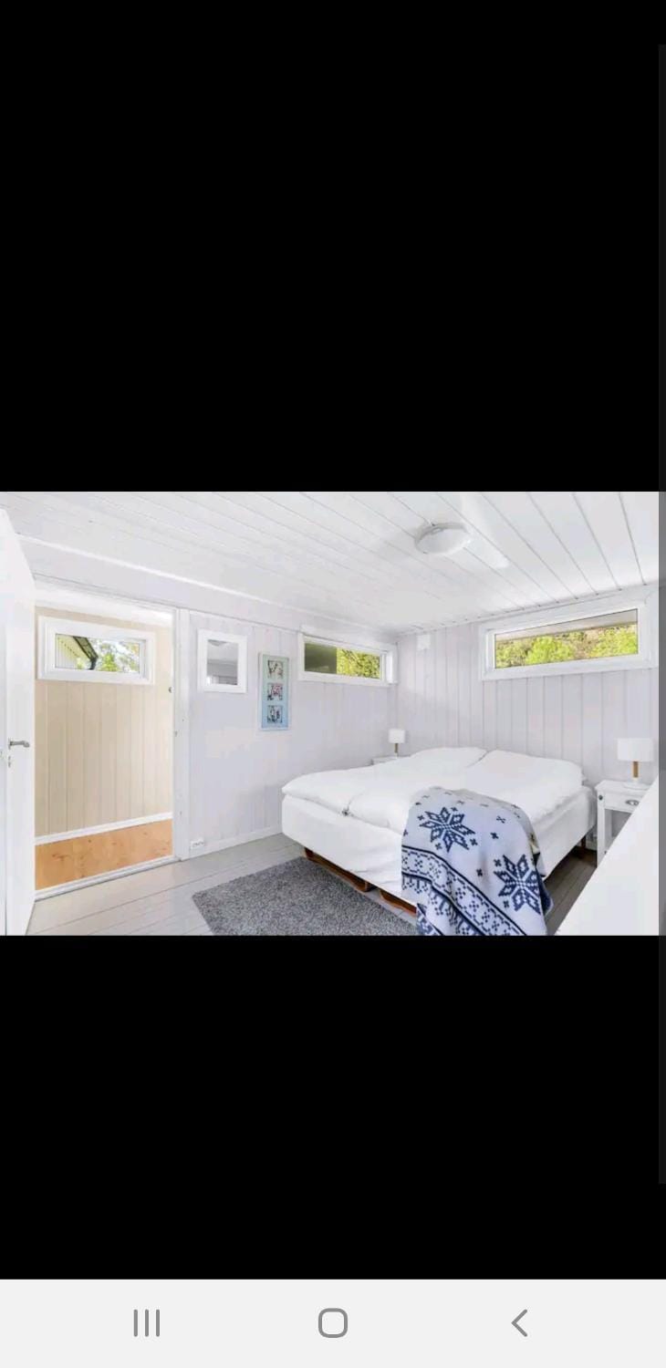 Hytte ved elv House in Viken, Norway