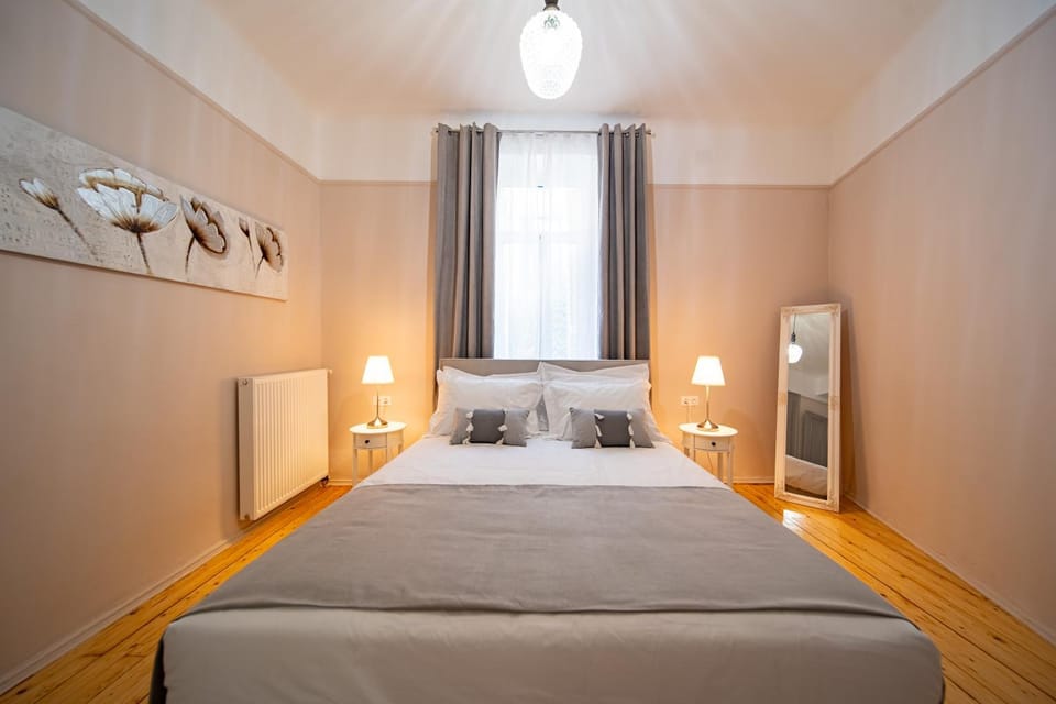 Oikia Tripodon Apartment in Plaka