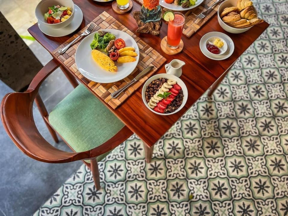 Food and drinks, Food and drinks, Breakfast, Breakfast, Continental breakfast, Continental breakfast, Asian breakfast, Asian breakfast, American breakfast, American breakfast