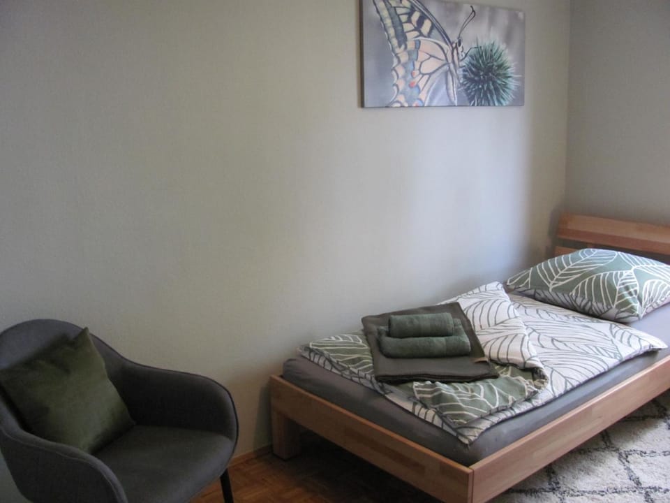 Bed, Photo of the whole room, Seating area, Bedroom, towels, Internal: Not applicable to any particular room