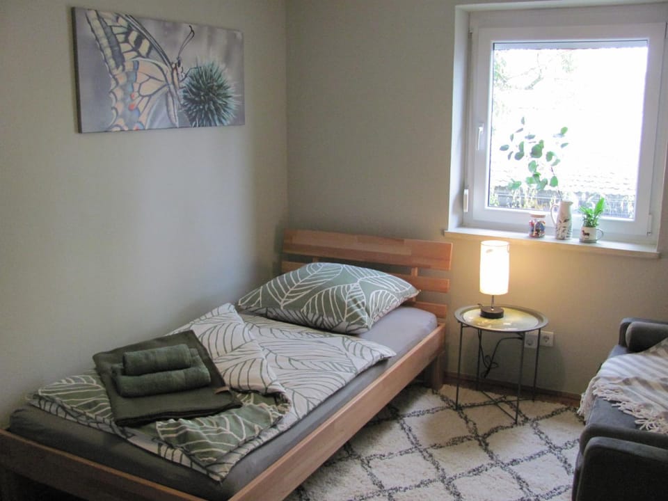 Bed, Photo of the whole room, Seating area, Bedroom, Internal: Not applicable to any particular room