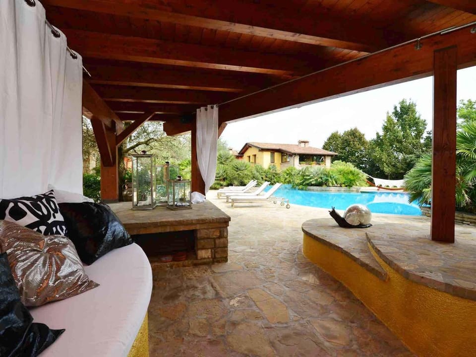 Patio, Day, Garden, Swimming pool, Certificate/Award