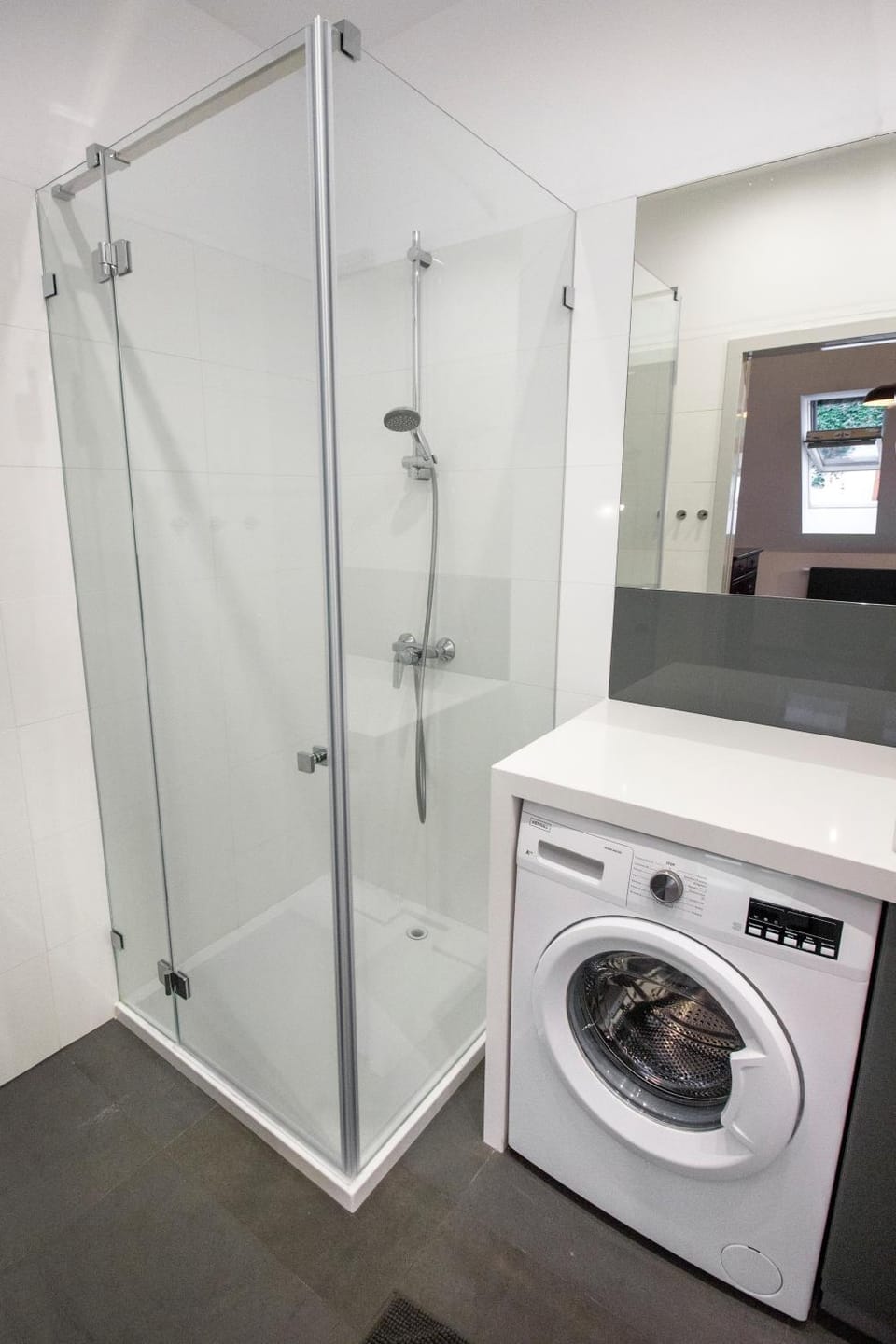 Bathroom, washing machine