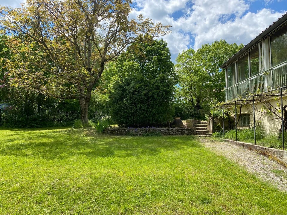 Magnifique maison dans un écrin de verdure - Idéal séjour en famille ou amis House in Provence