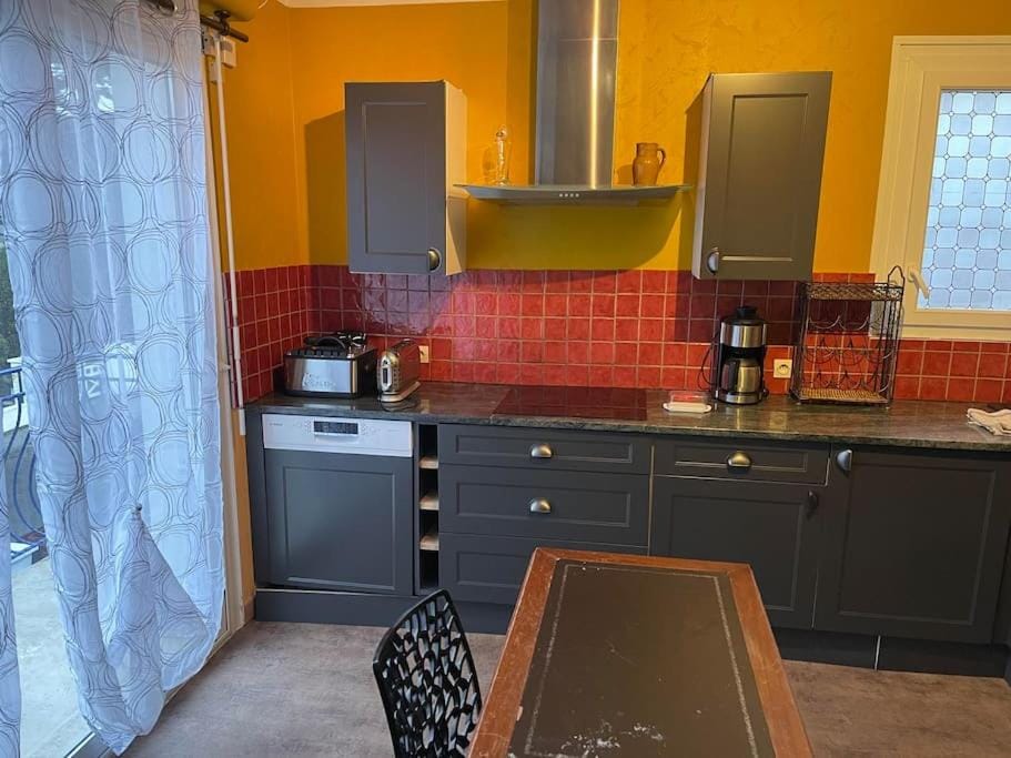 LA BAULE Duplex 4 ch 1à8 pers très calme Apartment in Pornichet