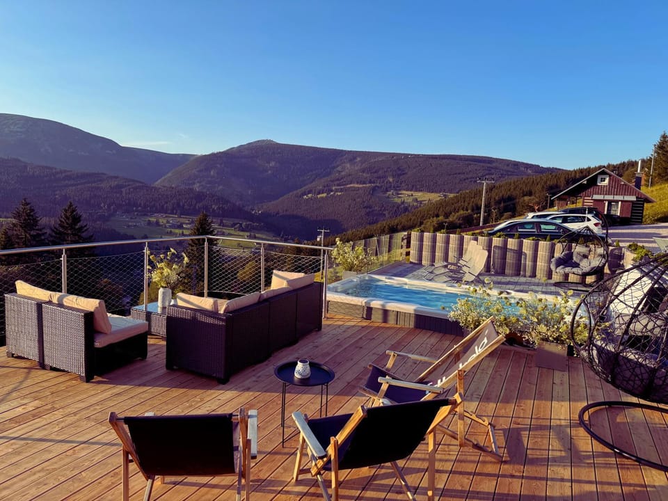 Natural landscape, Hot Tub, Spa and wellness centre/facilities, sunbed