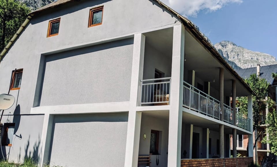 Guesthouse Mountain Bed and Breakfast in Montenegro