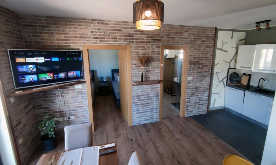 TV and multimedia, Kitchen or kitchenette