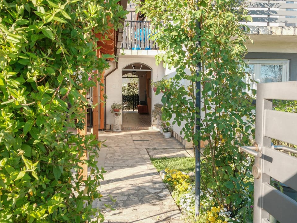 Property building, Garden