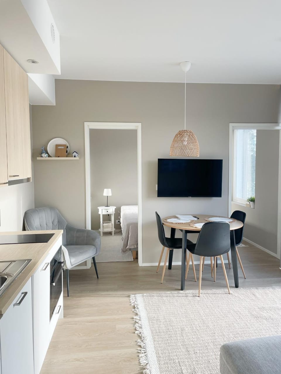 TV and multimedia, Living room, Dining area
