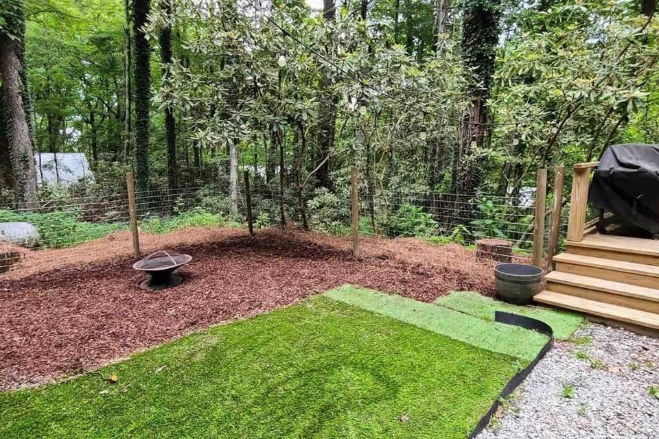 Cozy Cottage w Hot Tub, 5 min walk to Main St House in Highlands