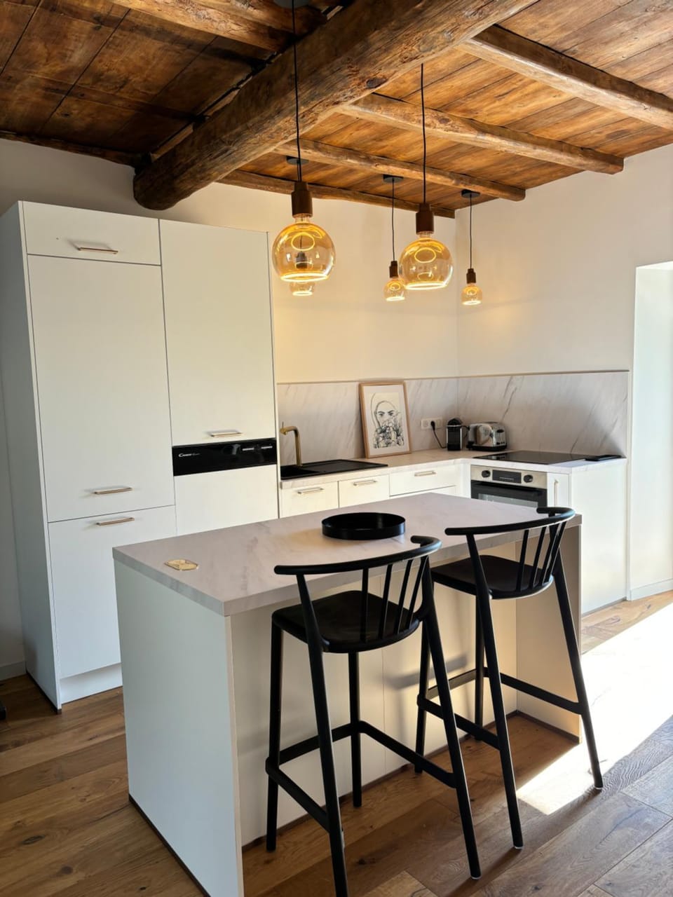 Dining area, kitchen