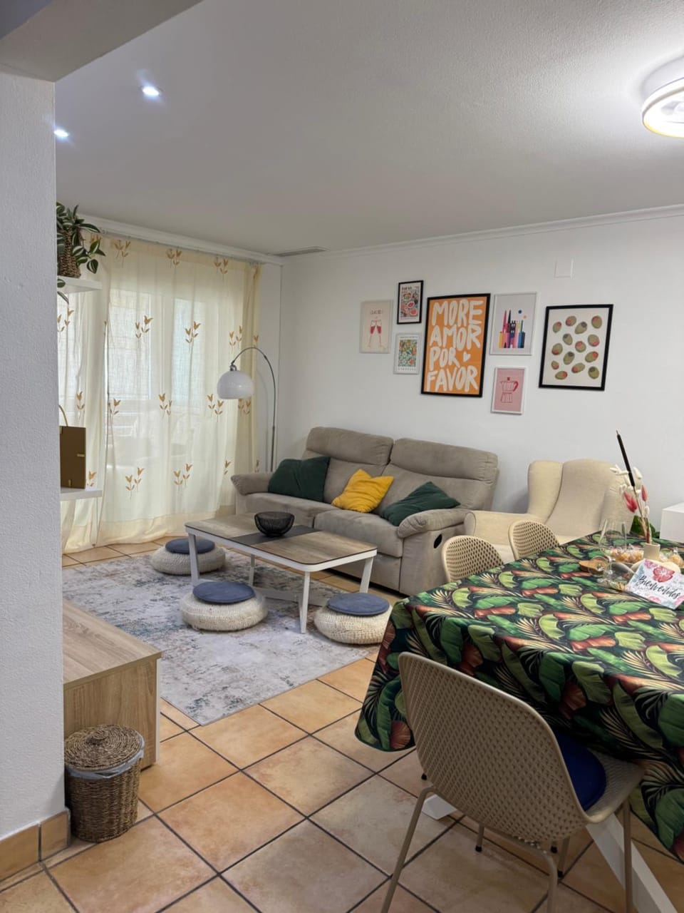 Living room, Dining area