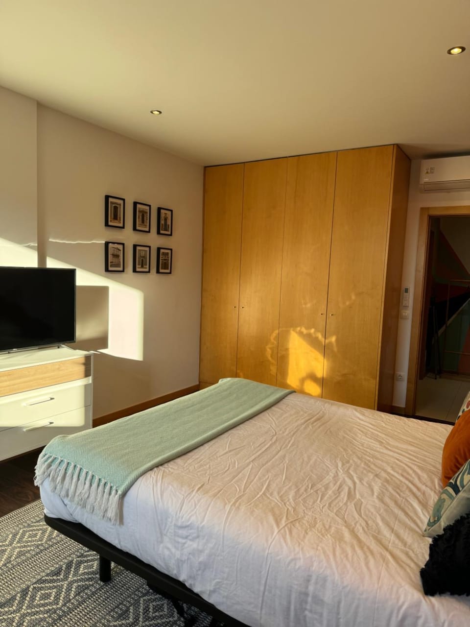 Bedroom, wardrobe