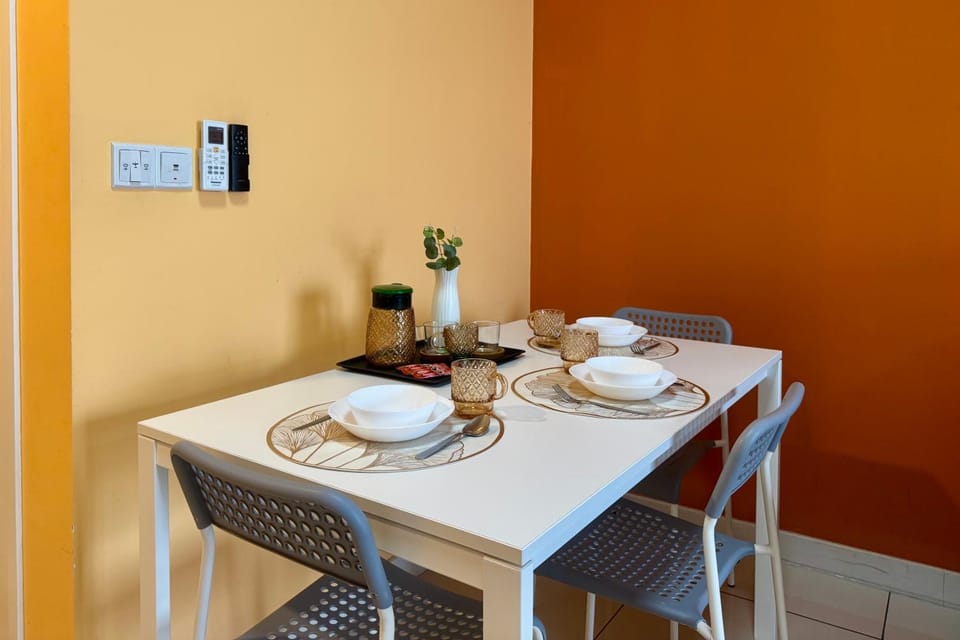 Coffee/tea facilities, Kitchen or kitchenette, Dining area
