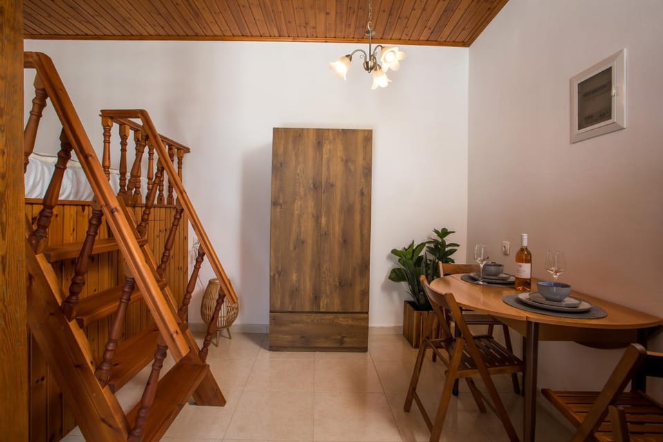 Dining area, wardrobe