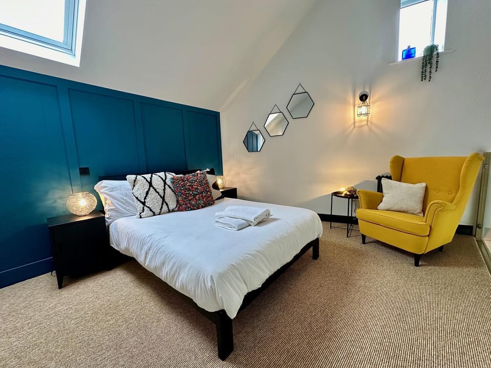 Seating area, Bedroom