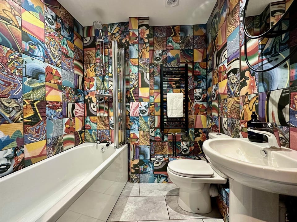 Shower, Toilet, Bathroom, Bath