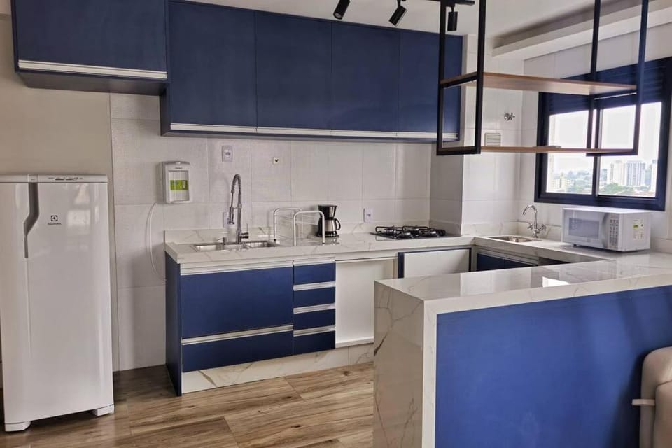 Coffee/tea facilities, Kitchen or kitchenette, minibar, stove