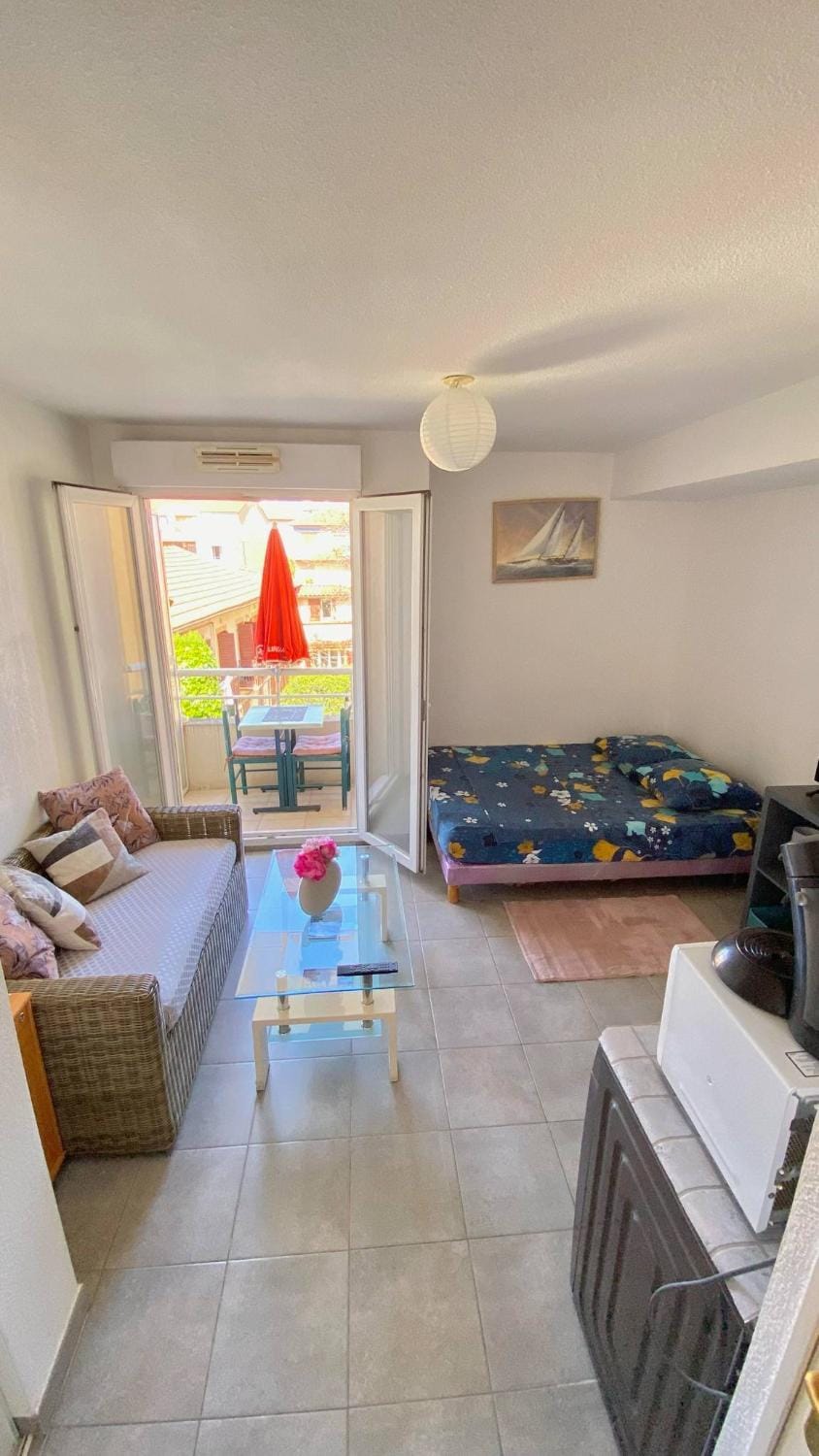 Nice Beach Promenade Apartment in Nice
