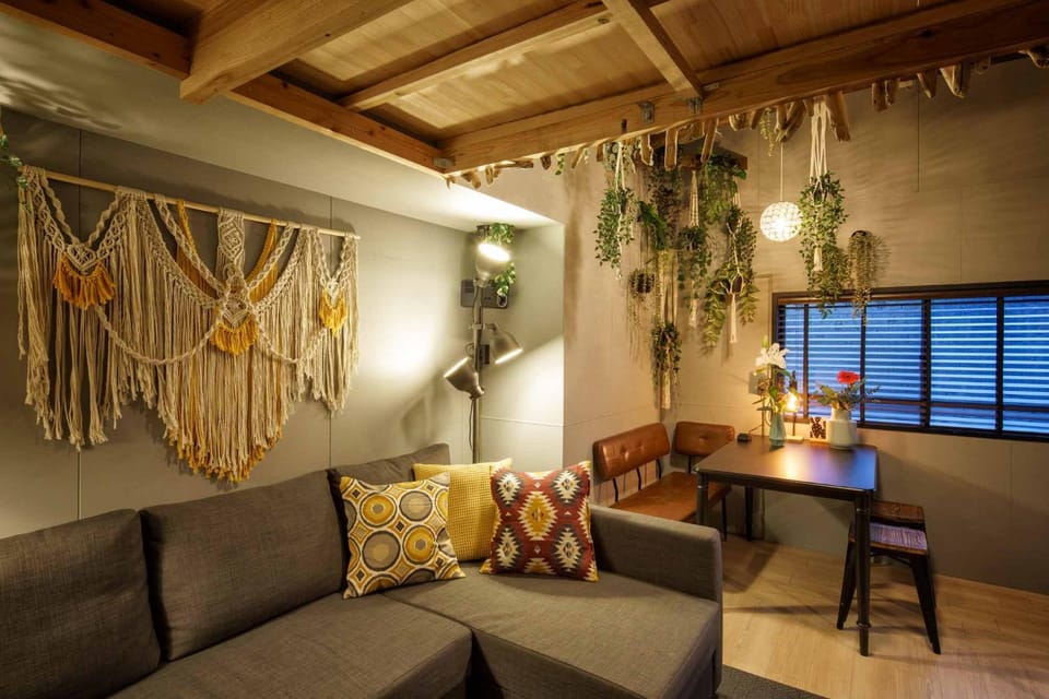 Living room, Seating area