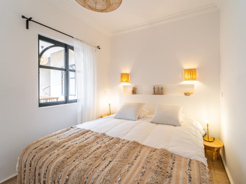 Bed, Photo of the whole room