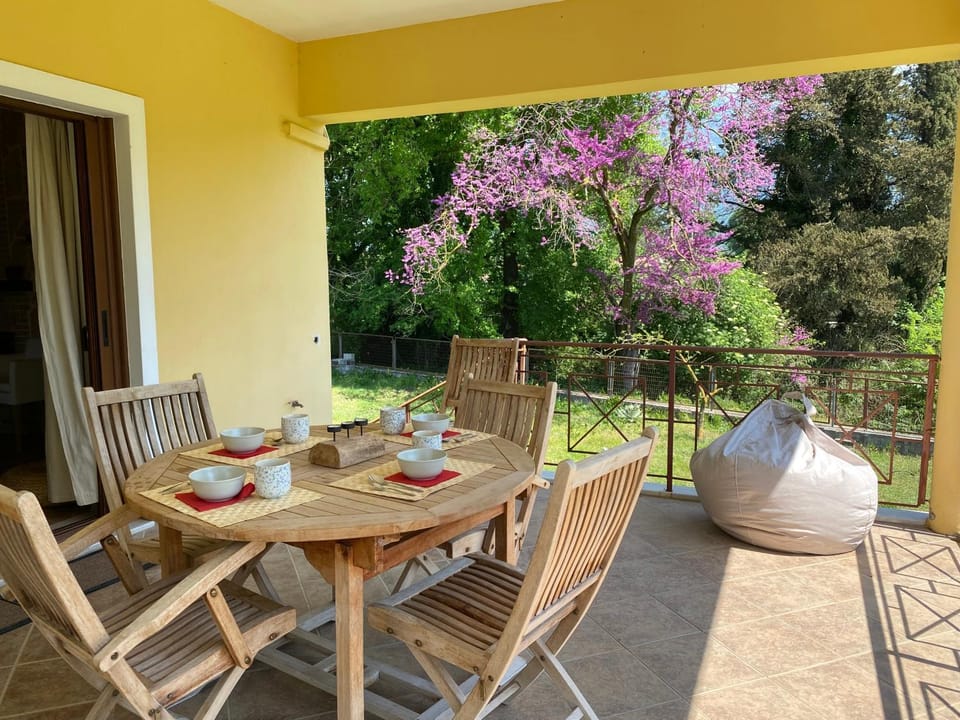 Patio, Spring, Garden, View (from property/room), Balcony/Terrace, Seating area, Garden view