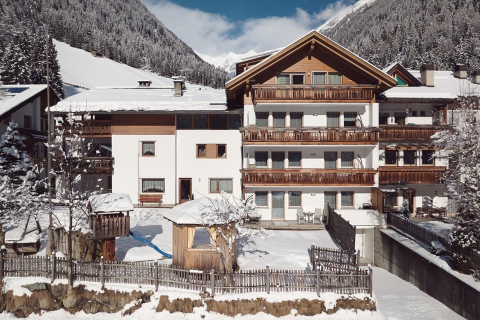 Property building, Day, Natural landscape, Winter, Mountain view