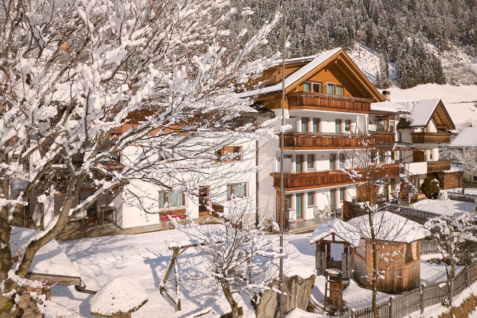 Property building, Winter, Garden