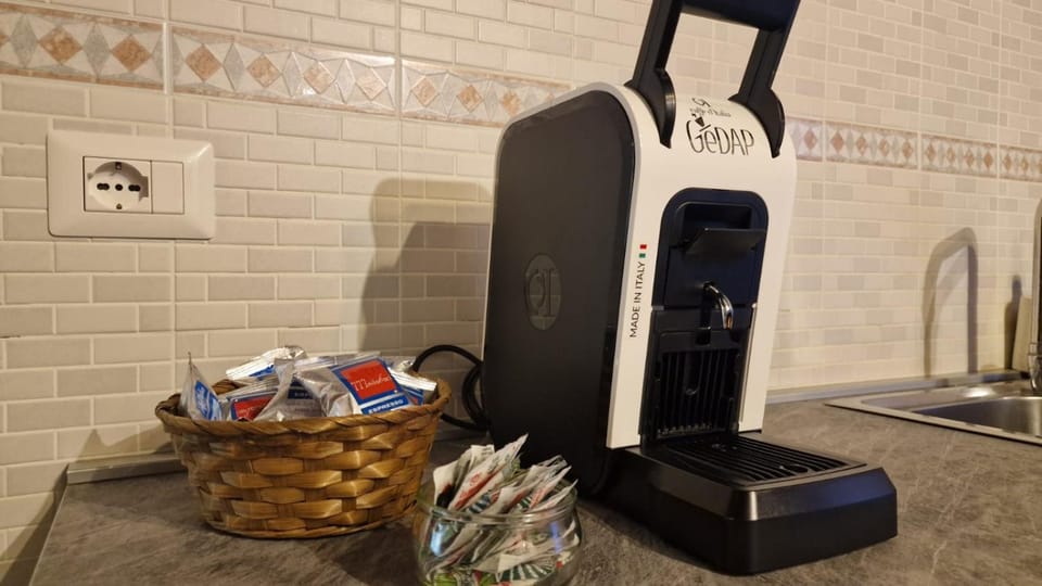 Coffee/tea facilities, Kitchen or kitchenette