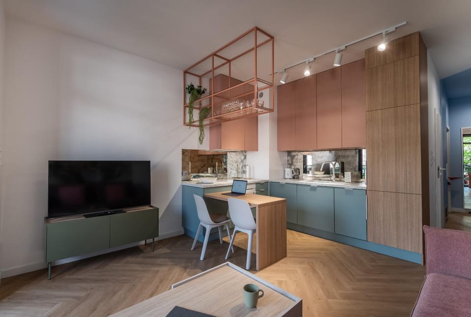TV and multimedia, Kitchen or kitchenette, Dining area