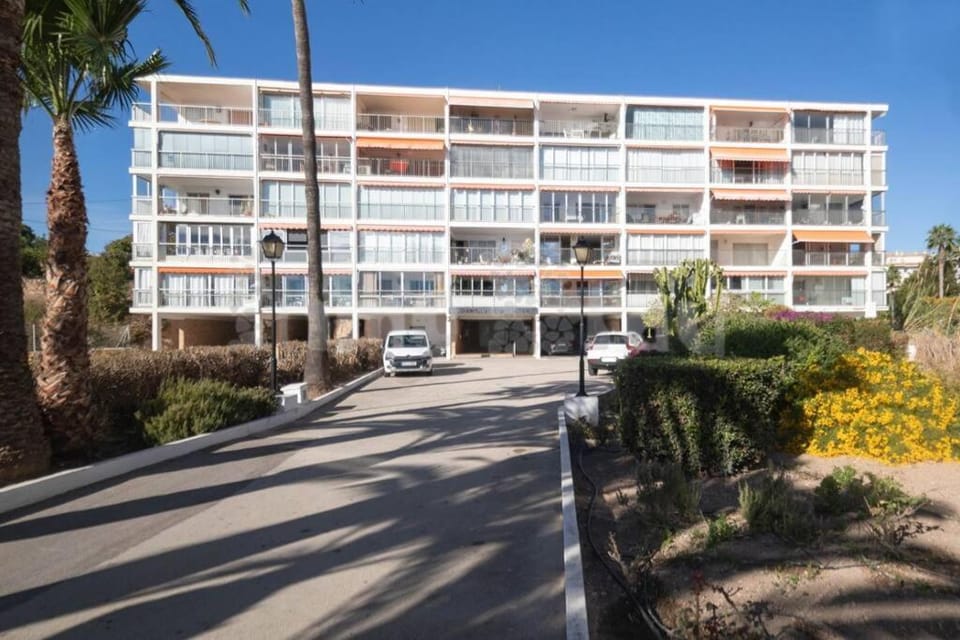Property building, Neighbourhood, Parking