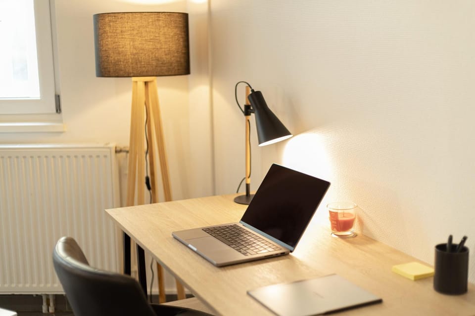 Seating area, internet