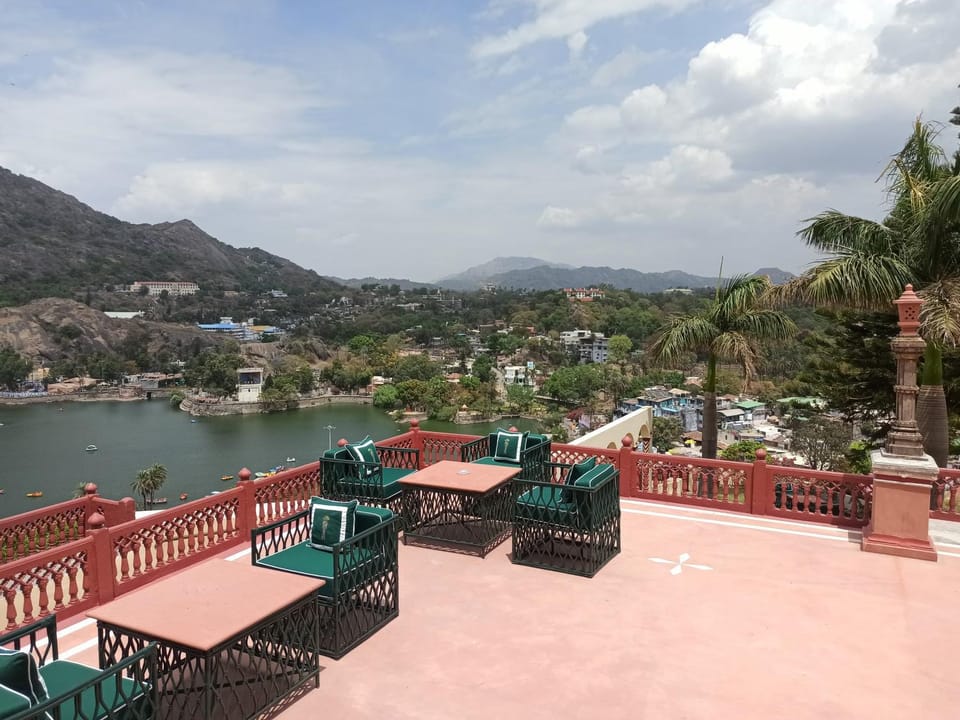 Nearby landmark, Natural landscape, Balcony/Terrace, Lake view, Mountain view