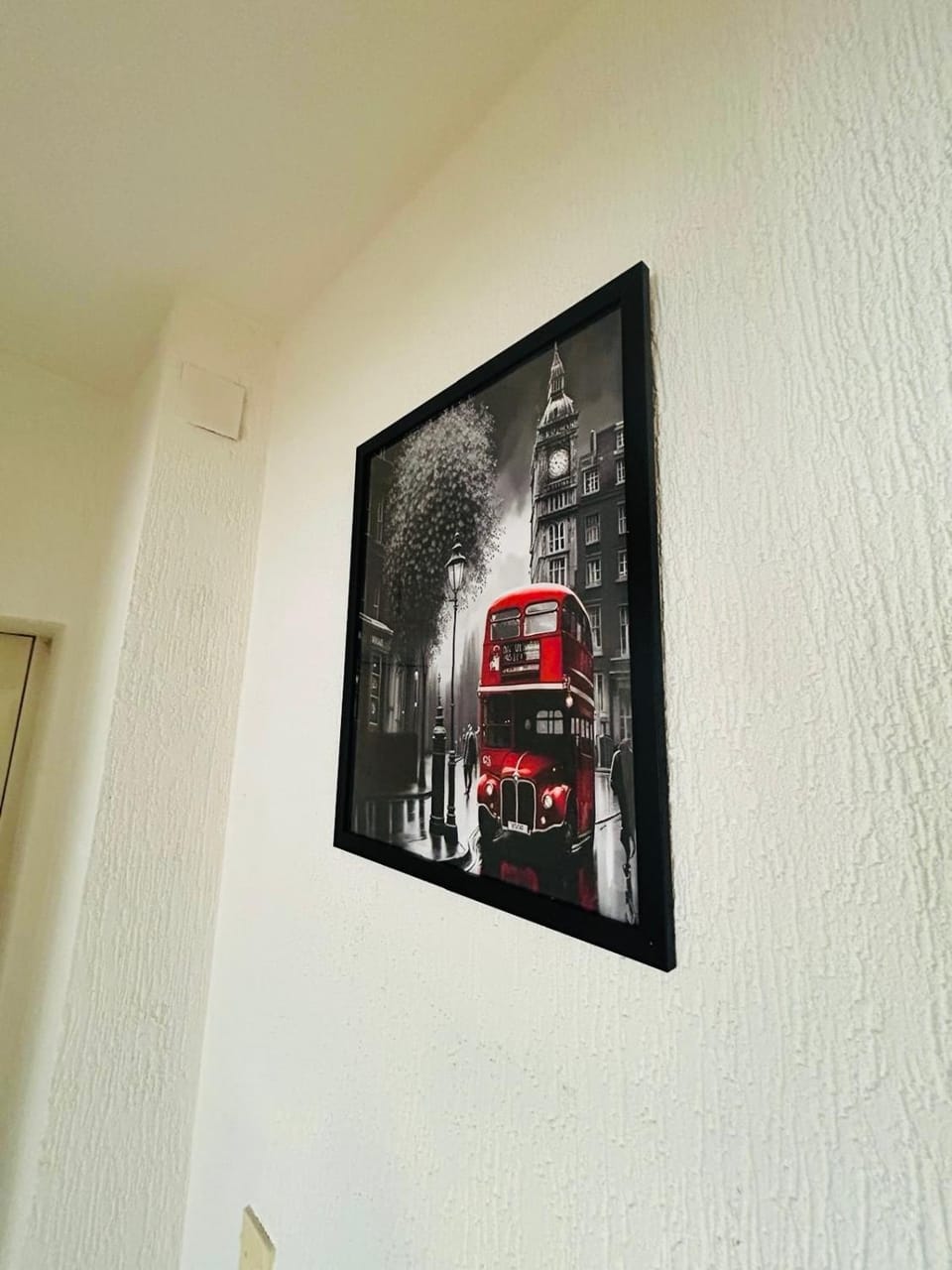 Cinema Vardar Apartment, Downtown - Pedestrian Zone, Fully Air-Conditioned, FREE PARKING Apartment in Skopje